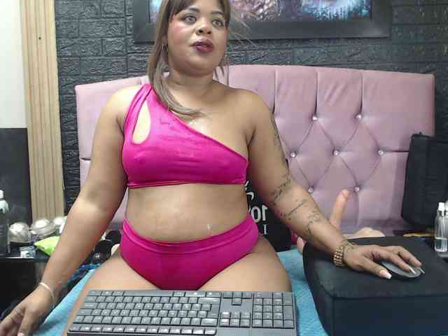 kendraruiz83 webcam