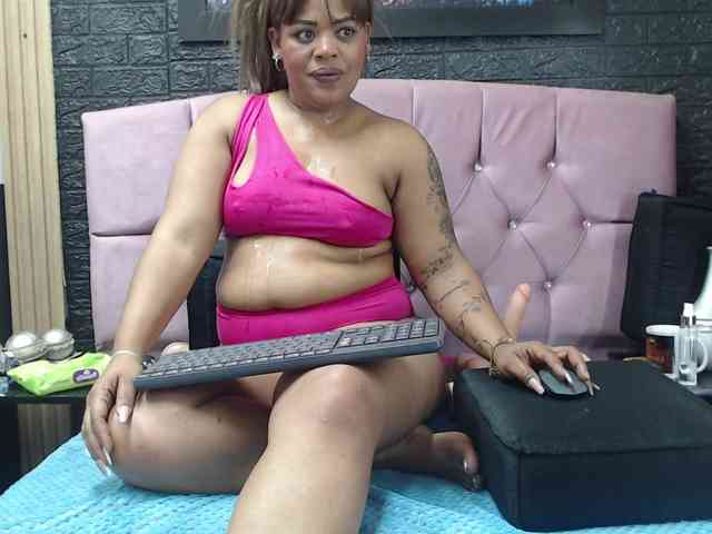 kendraruiz83 webcam