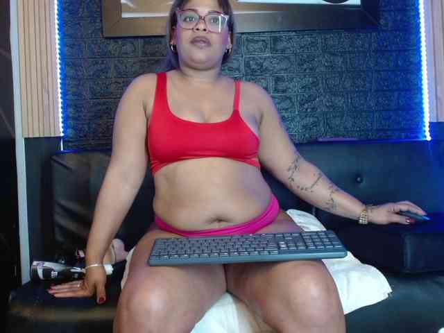 kendraruiz83 webcam