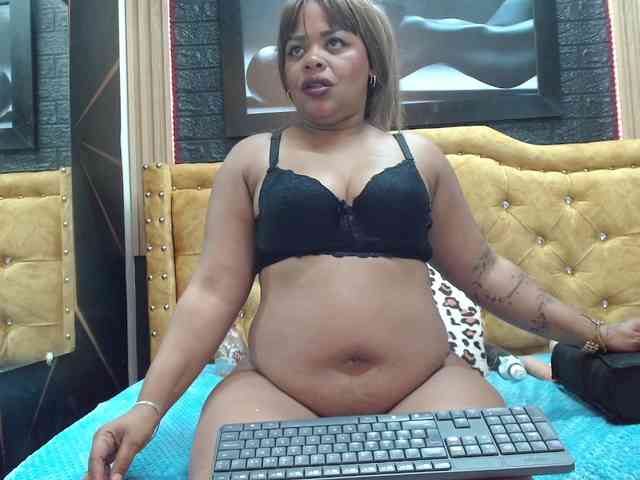 kendraruiz83 webcam