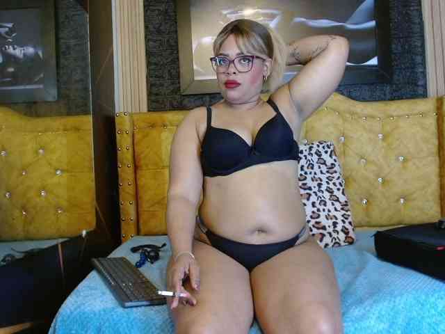 kendraruiz83 webcam