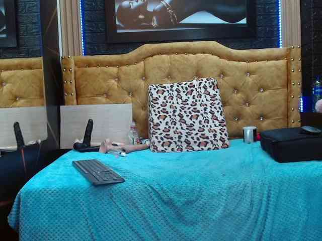 kendraruiz83 webcam