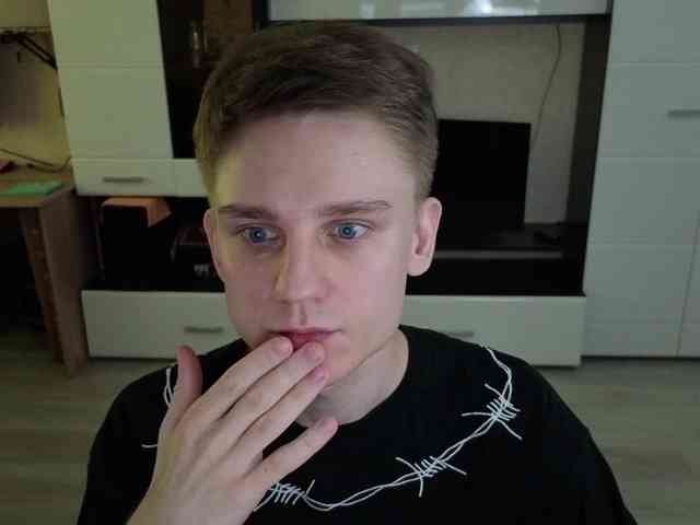 crybaby282 crybaby282