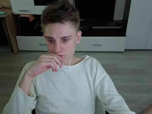 crybaby282 crybaby282