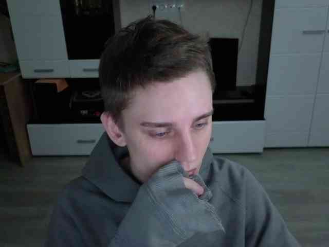 crybaby282 crybaby282