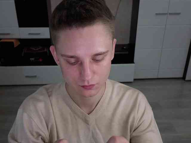 crybaby282 crybaby282