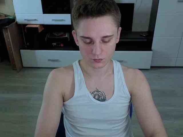 crybaby282 crybaby282