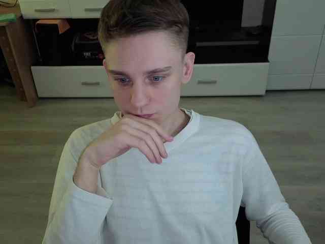 crybaby282 crybaby282