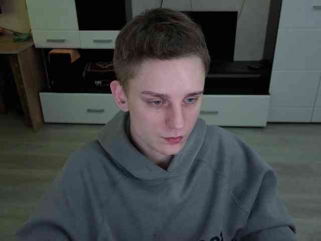 crybaby282 crybaby282