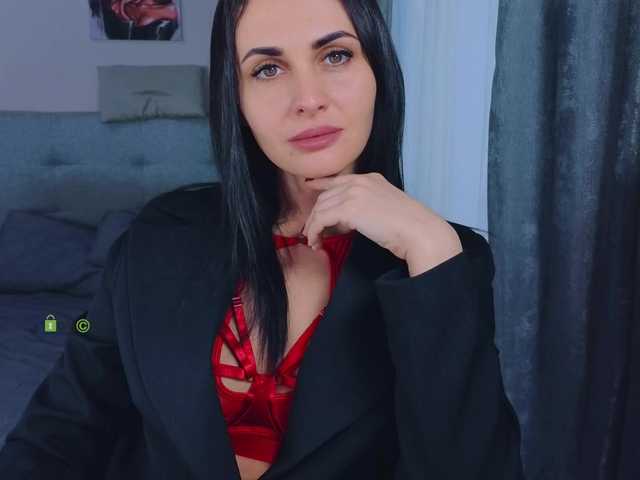 Krissty's BongaCams show and profile