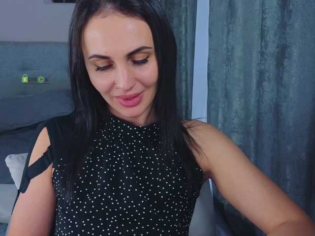 Krissty's BongaCams show and profile