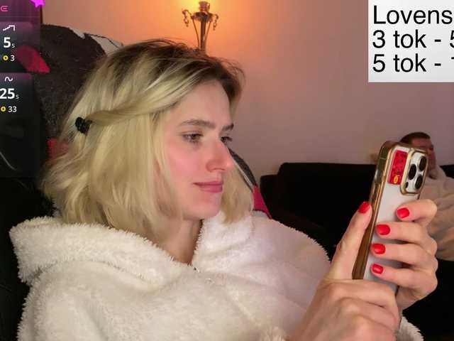 Sexy-Sweets's BongaCams show and profile