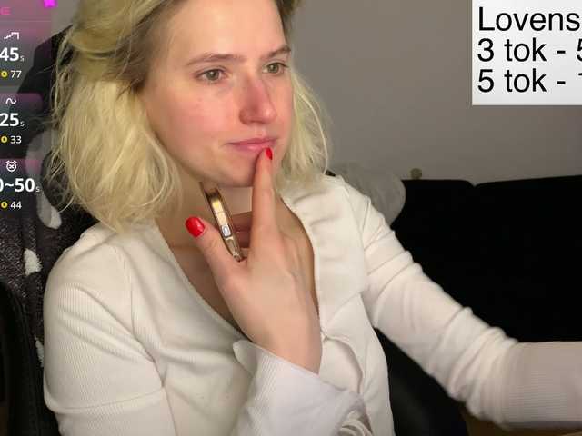 Sexy-Sweets's BongaCams show and profile