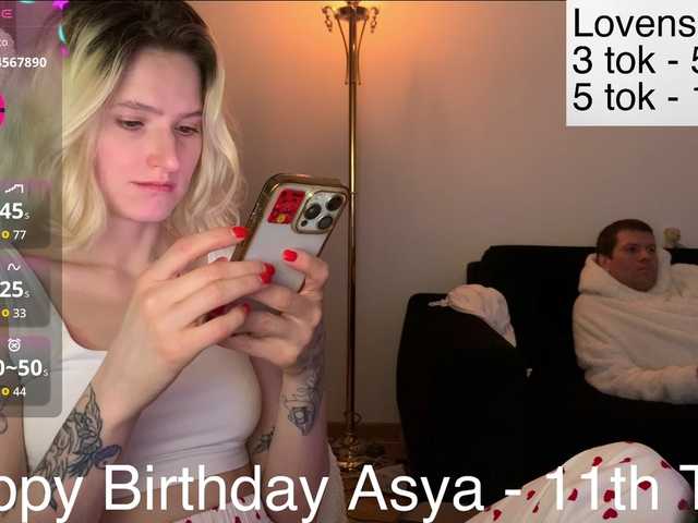 Sexy-Sweets's BongaCams show and profile