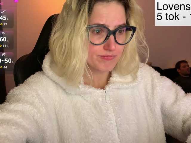 Sexy-Sweets's BongaCams show and profile