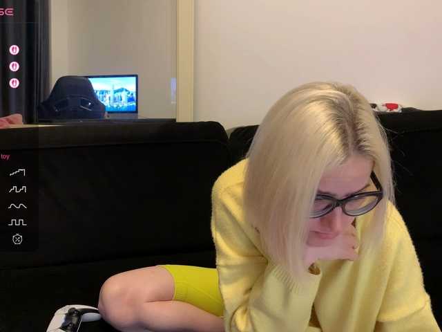 Sexy-Sweets from BongaCams is Freechat