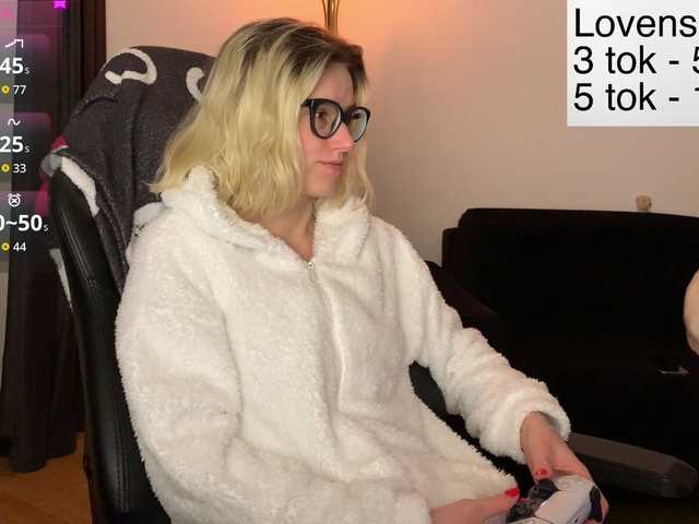 Sexy-Sweets's BongaCams show and profile