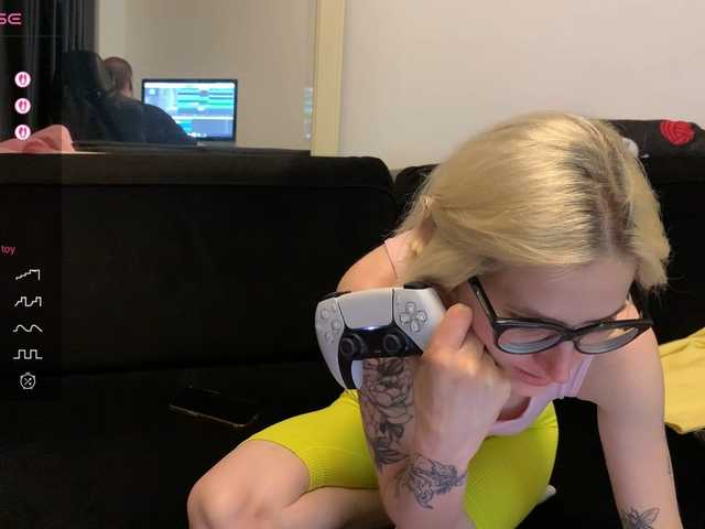 Sexy-Sweets from BongaCams is Freechat
