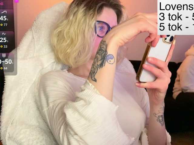 Sexy-Sweets's BongaCams show and profile