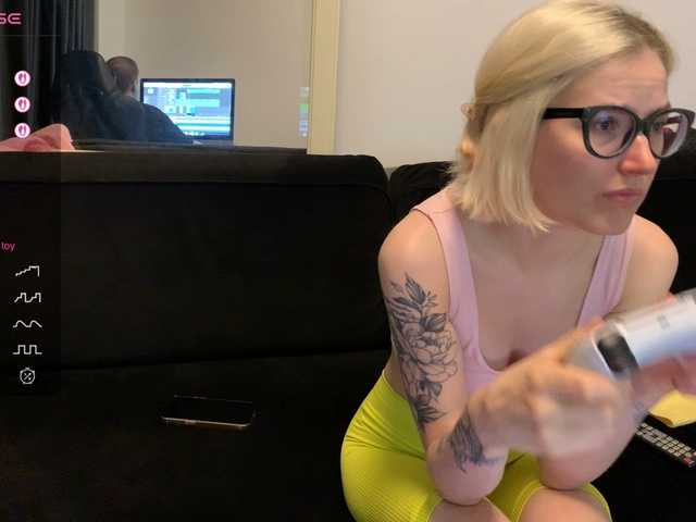 Sexy-Sweets from BongaCams is Freechat