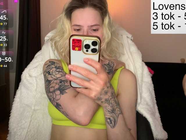 Sexy-Sweets's BongaCams show and profile