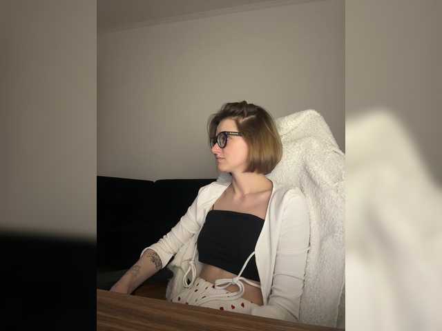 Sexy-Sweets's BongaCams show and profile