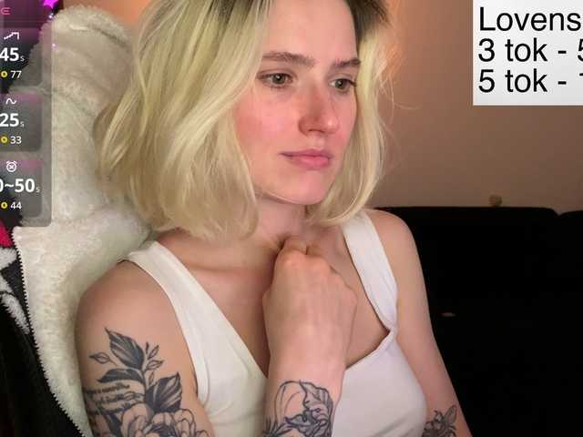 Sexy-Sweets's BongaCams show and profile