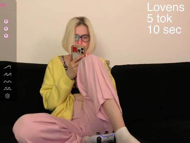 Sexy-Sweets from BongaCams is Freechat