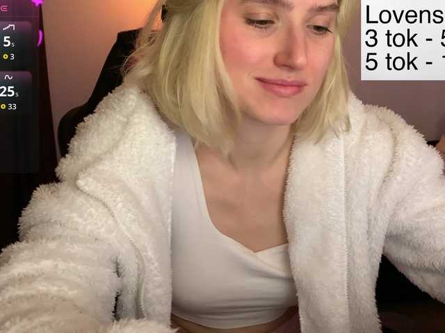 Sexy-Sweets's BongaCams show and profile
