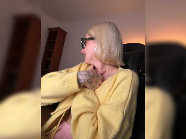Sexy-Sweets from BongaCams is Freechat