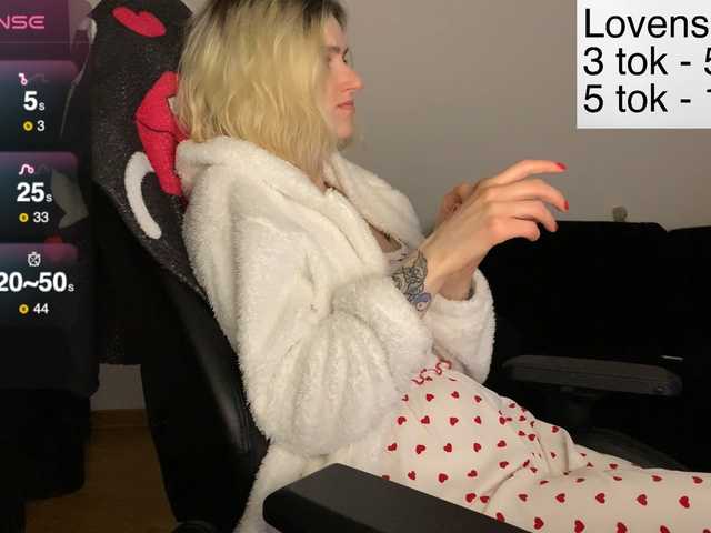 Sexy-Sweets's BongaCams show and profile