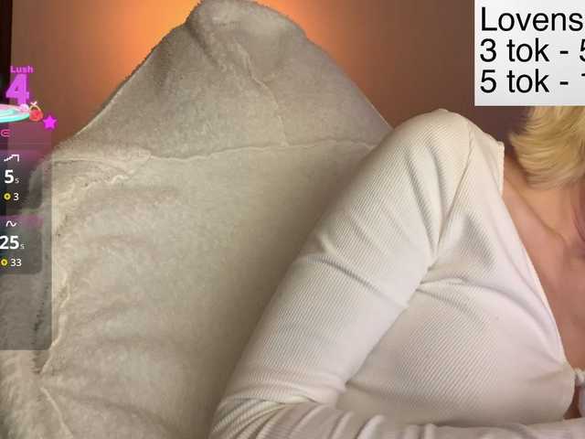 Sexy-Sweets's BongaCams show and profile