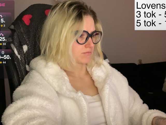 Sexy-Sweets's BongaCams show and profile