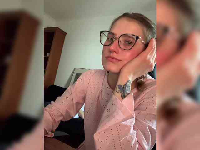 Sexy-Sweets Live Webcam on BongaCams