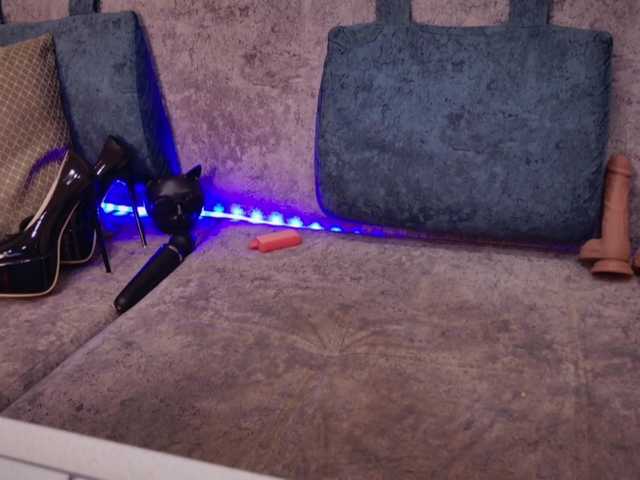 blackcat142's BongaCams show and profile