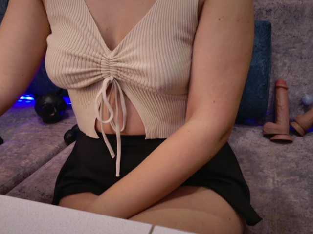 blackcat142's BongaCams show and profile