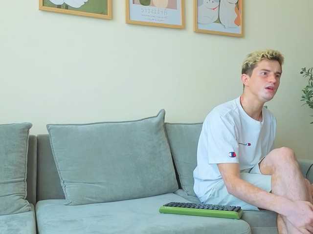 yummy-couple's BongaCams show and profile