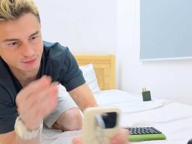 go to chat with yummy-couple