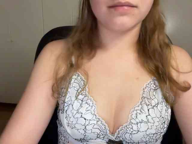 AnnaaMeaw webcam