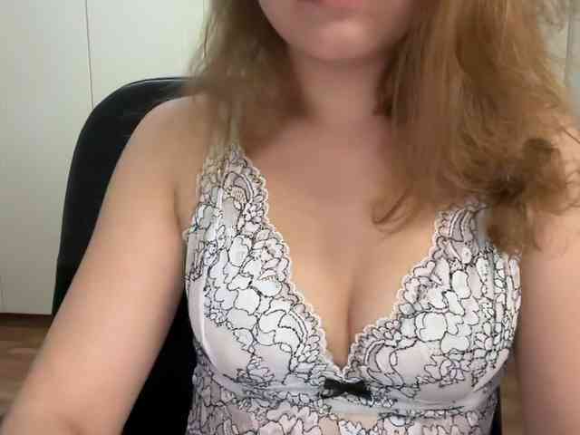 AnnaaMeaw webcam