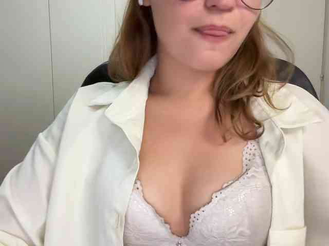 AnnaaMeaw webcam