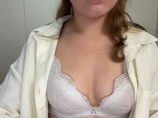 AnnaaMeaw webcam