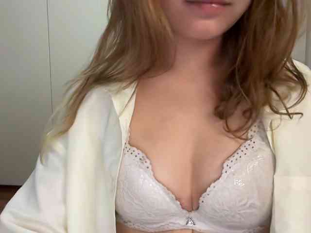 AnnaaMeaw webcam