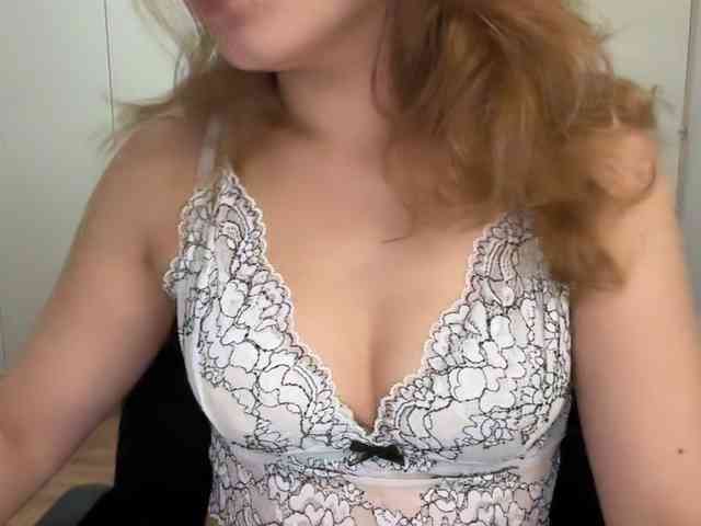 AnnaaMeaw webcam