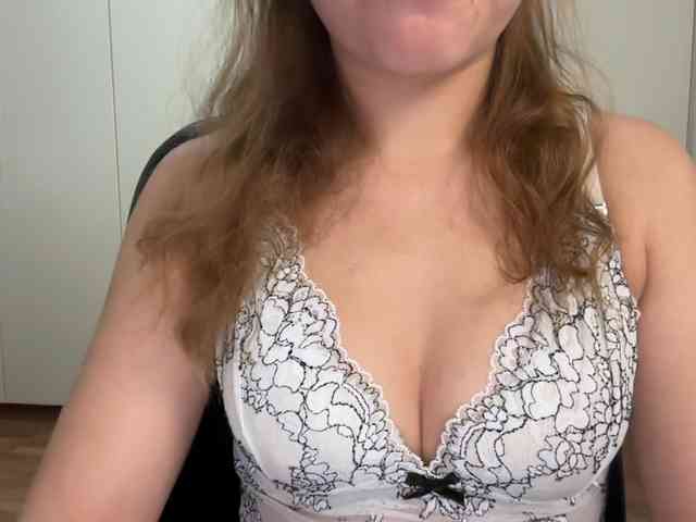 AnnaaMeaw webcam