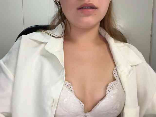 AnnaaMeaw webcam