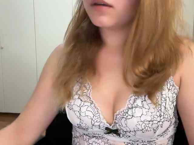 AnnaaMeaw webcam