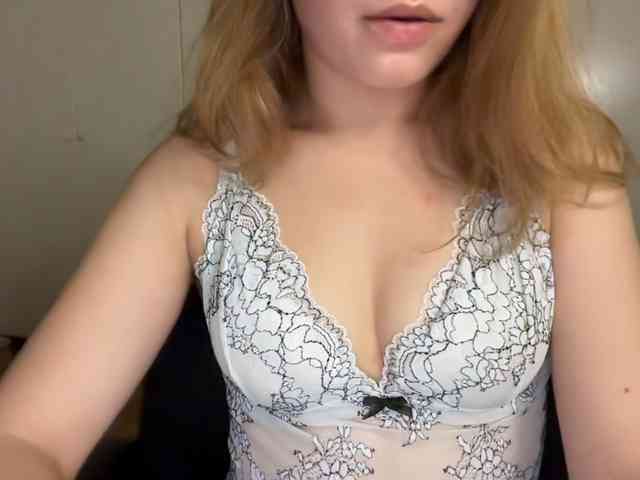 AnnaaMeaw webcam