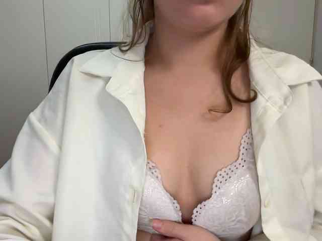 AnnaaMeaw webcam