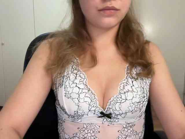AnnaaMeaw webcam